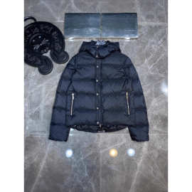 重工Chrome Hearts 克罗伈冬季羽绒服 暗纹连帽保暖羽绒服男女款