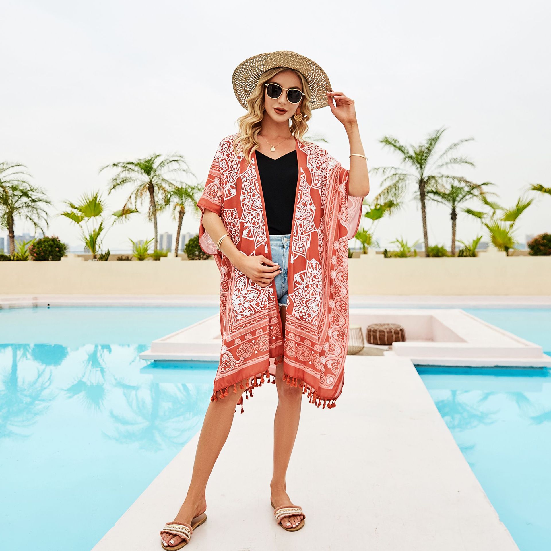 Nuevo pareo de playa de chifón de longitud media estilo bohemio para primavera y verano 2024 con estampado floral y protección solar