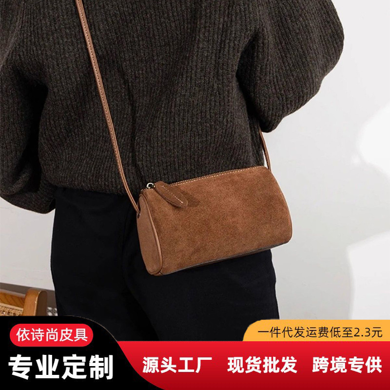 2025新款高级质感手提单肩磨砂斜挎包包小众复古圆筒旅行休闲女包