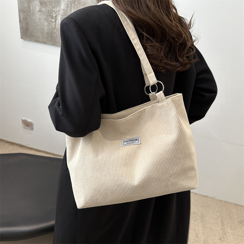 Bolsa de moda coreana de gran capacidad 2024 invierno nuevos zapatos de hombro único versátiles INS bolsas casuales bolsas especiales