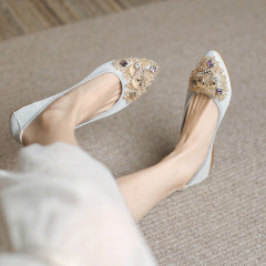 外貿原單尖頭跨境瓢鞋2023新款軟底豆豆鞋時尚百搭仙女水鑽單鞋女