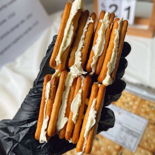 Taiwan Garlic Butter Cracker Handmade Garlic Butter Sugar Filled Cracker Small Cracker 12 Pack Bag 180g