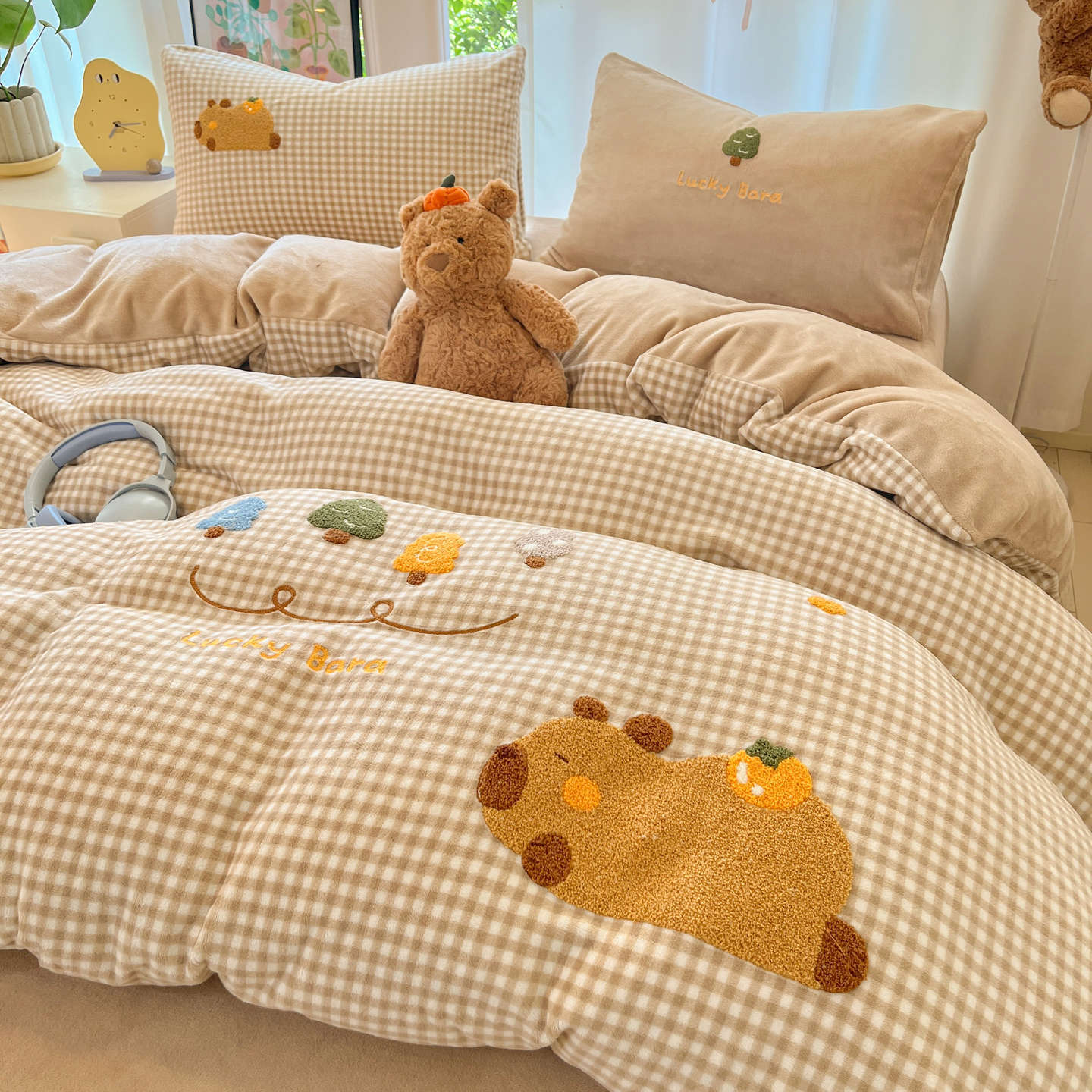 Invierno de dibujos animados de leche de seda cama de cuatro piezas en invierno de seda de coral calentamiento sábanas cubiertas de cama de tres piezas