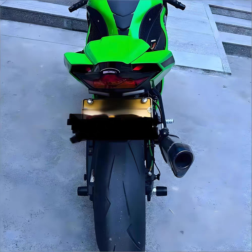 Suitable for Kawasaki ZX-10R modified folding short-tail license plate holder with sequential turn signals, 2020-2028