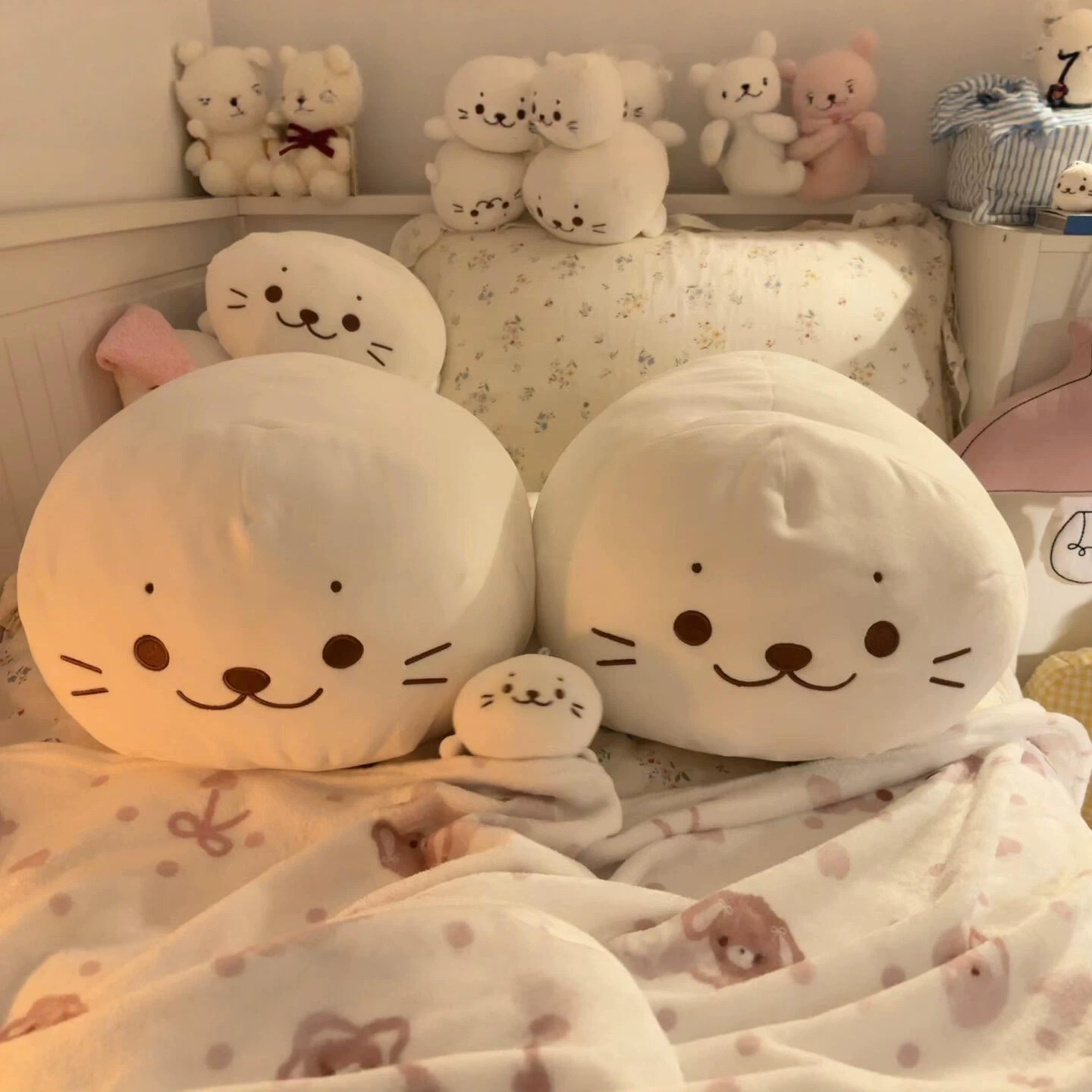 Large Seal Plush Pillow Doll Baby Comforting Sleeping Toy Girl's Birthday Gift Wholesale Plush Toy