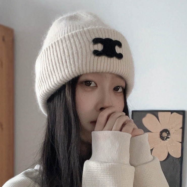 新型凱旋門兎毛ニット帽女性ネット紅同型小紅本百合毛糸帽冬保温冷帽子