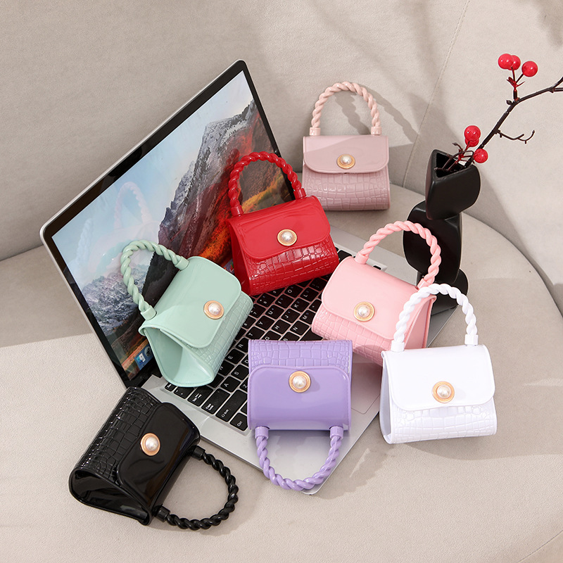 Mini bag for women 2024 New Fashion real beads shoulder crossbody portable jelly bag cross-border foreign trade Wholesale Mini bag for women 2024 New Fashion real beads shoulder crossbody portable jelly bag cross-border foreign trade Wholesale