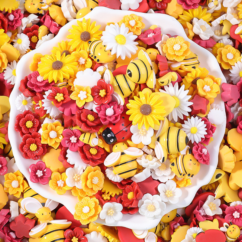 Cross-Border Hot Selling Resin Accessories Cartoon Bee Sunflower Cream Glue Mobile Phone Case Patch Refrigerator Magnet Keychain Cross-Border Hot Selling Resin Accessories Cartoon Bee Sunflower Cream Glue Mobile Phone Case Patch Refrigerator Magnet Keychain