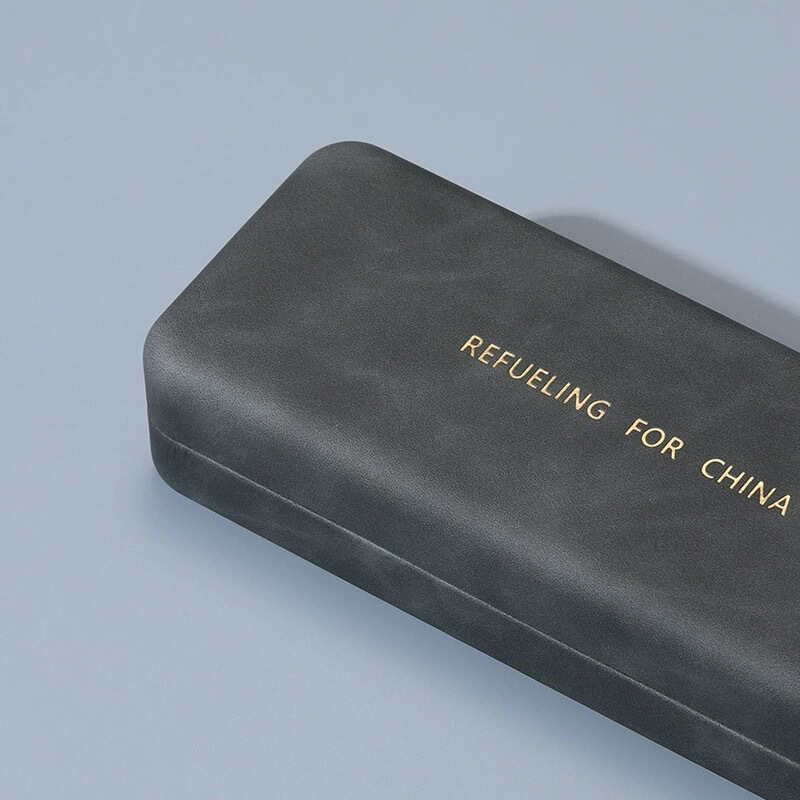 Ins Style Glasses Box Portable Pressure-proof Japanese Simple Iron Box Creative Distinctive Cotton and Linen Eye Storage Box Trendy