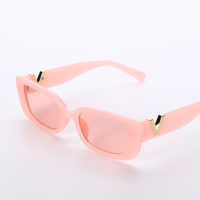 2023 New Metal Hinge Fashion da donna Small Box Street Shooting Show Occhiali da sole_voghion.com