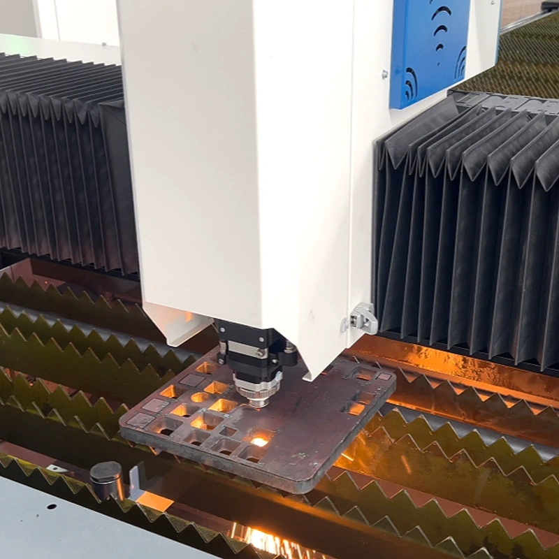 Полуавтоматическая оптоволоконная CNC дрель и установка для резки заготовок CNC тонкой пластины из углеродистой стали нержавеющей стали лазерная резка точность
