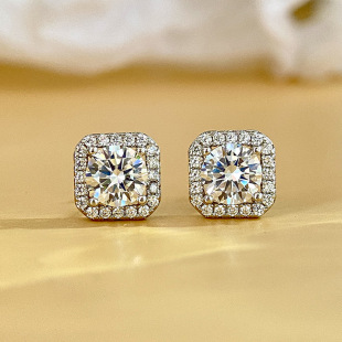 European and American Cross-Border S925 Sterling Silver Earrings for Women, Moissanite Earrings, Seiko Luxury Square Bag 1 Carat Moissanite Earrings