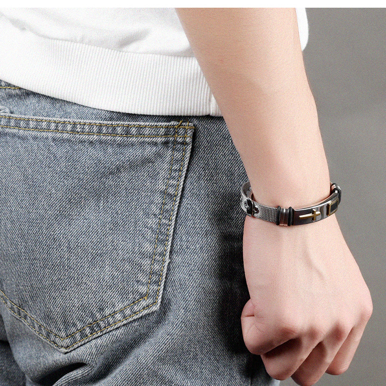 Bracelet de ceinture en maille d'acier titane à vendre à chaud bracelet de croix pour hommes_voghion.com