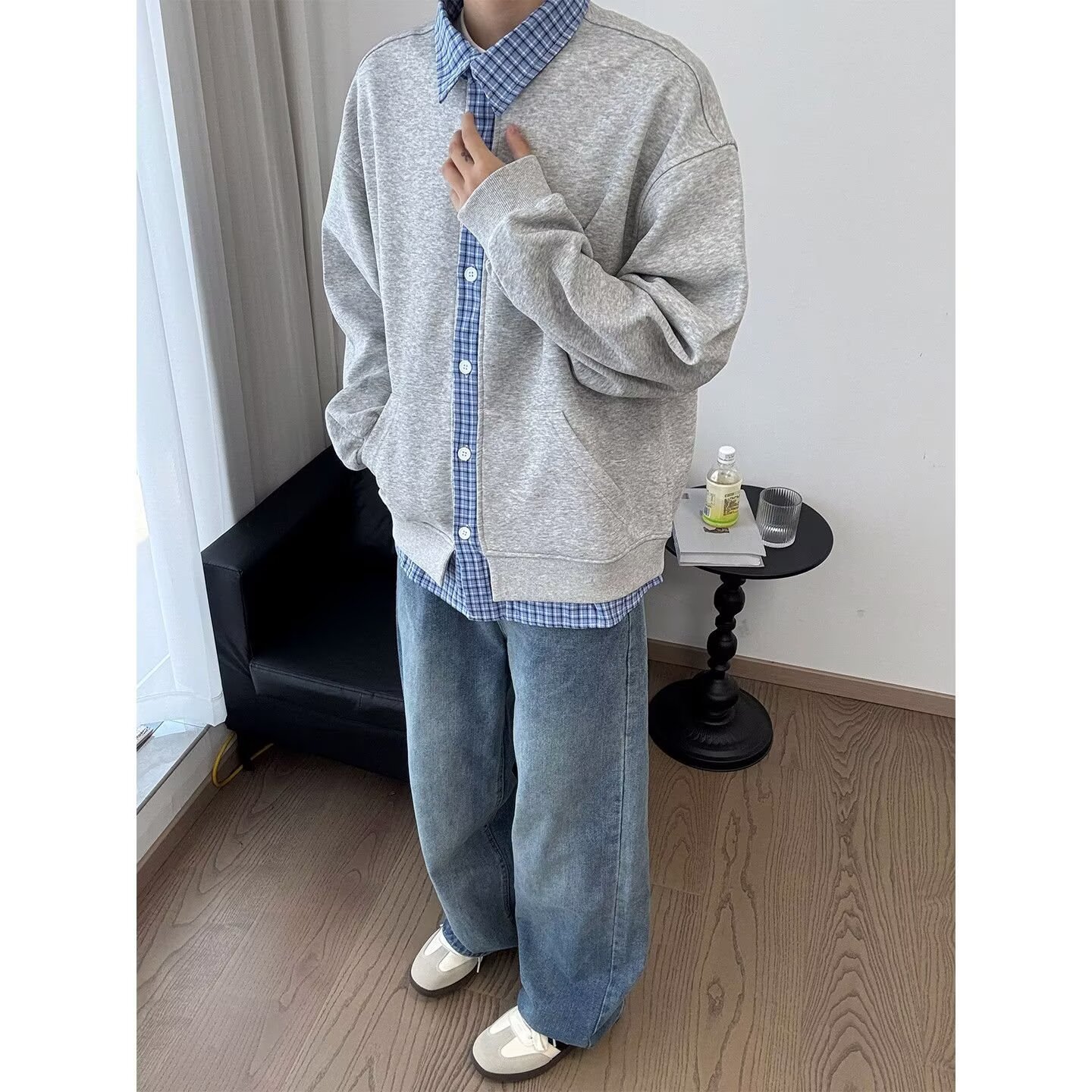 Falsación de dos piezas de camisa de mangas largas, abrigo de cuello, 2026 primavera, nuevo tipo de chaqueta de hombre, marca de moda, contraste de color de personalidad