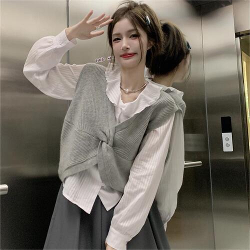 Gentle Wind V-Neck Design, Sense of Style, Minority Knit Vest, Backless, Striped, Versatile Women's Autumn Fashion Trend