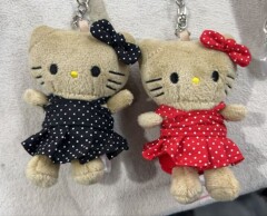 Me联名波点裙kitty包包挂件可爱小鼻嘎百搭包包挂饰挂件