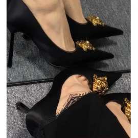 2023年新款一脚蹬女鞋尖头黑色法式细跟性感欧美金属头走秀高跟鞋