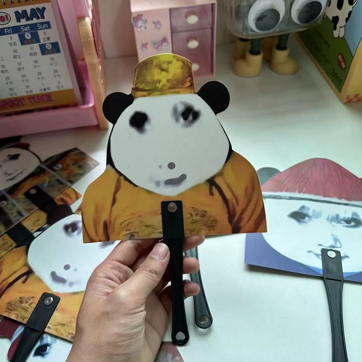 [Поклонник с рисунком дракона] Студенты милые, держащие чужую форму, смешные мини-руки, чтобы пожать подарки маленький круглый веер летом