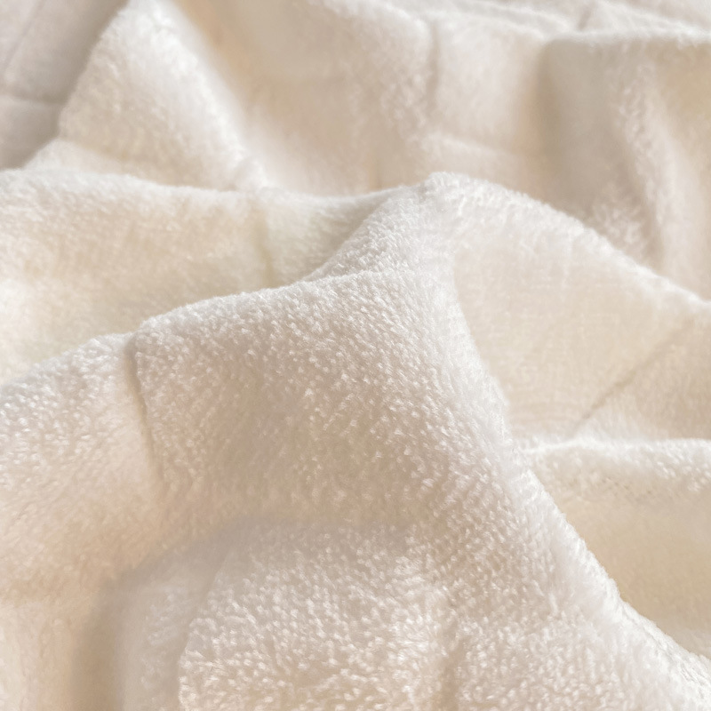 Nueva cubierta de edredón de terciopelo tallado de 1,5 metros cubierta de edredón de 1,8 metros cubierta de edredón de dormitorio de estudiantes cubierta de edredón de terciopelo de leche