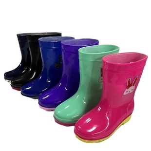 pvc��ͯ��ͨ��ѥ���Q���ڱ��˶��Ƽӹ��׃��W����Ь