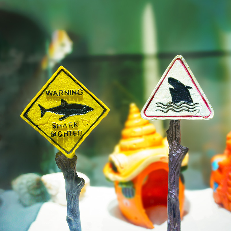 Acuario de pecera, letrero de calle, decoración de resina, letrero de pescado, pequeño adorno, estilo explosivo, signo de tiburón de simulación, letrero de advertencia