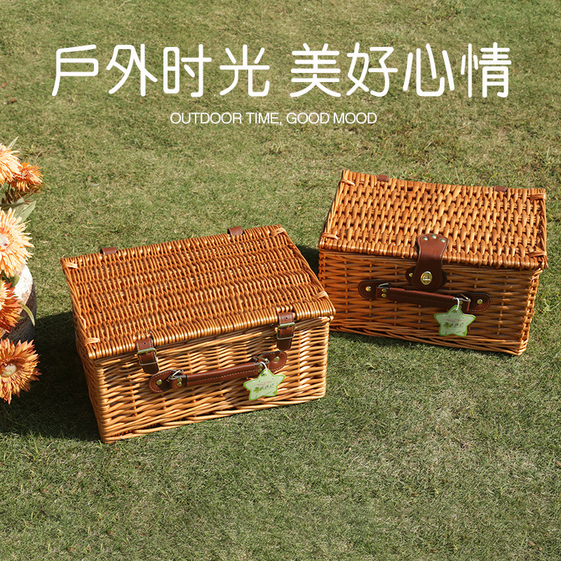 Fábrica en stock cesta de picnic tejida a mano picnic al aire libre con tapa y vajilla cesta de almacenamiento cesta de verduras de carne de fruta