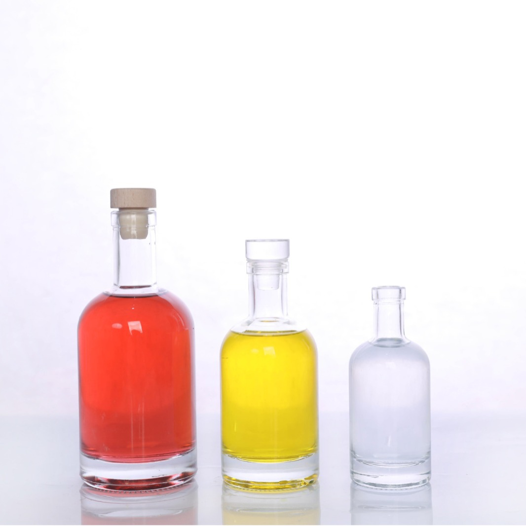 Botella de vino al por mayor, botella de vidrio transparente, botella de vino de 200ml, botella de tapón de madera, botella de bebida de moda