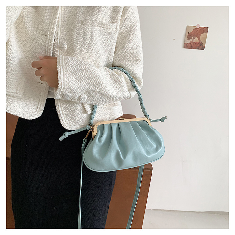 Wholesale Korean Style Pleated Single Shoulder Messenger Cloud Bag Nihaojewelry display picture 14