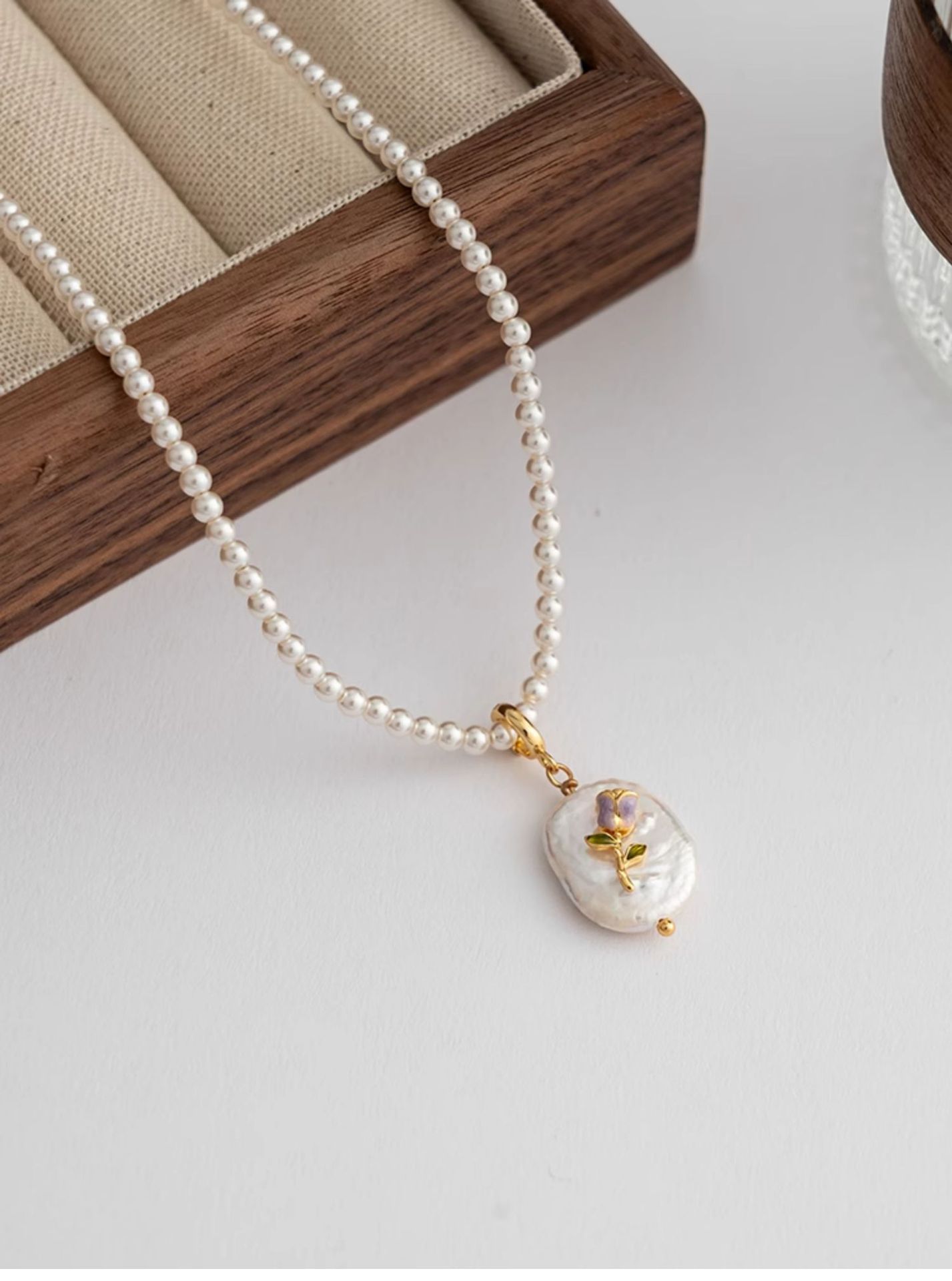 13g Weight Imitation Pearl Pendant Material Pendant Necklace Classification Beaded Chain Chain Type 1 Piece Quantity Holiday Occasion Imitation Pearl, Copper Material Flower Pattern All Seasons Season Women's Gender Beaded Design Vacation, Simple Style Style Vacation Simple Style Flower Imitation Pearl Copper Beaded Chain Beaded Necklaces Wholesale 10