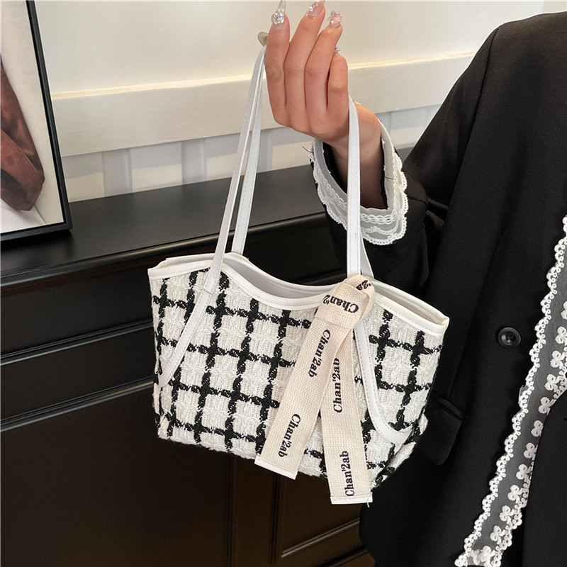 Bolsa de bordado de color contrastante 2025, bolsos de primavera nuevos bolsos de mujer bolsos de hombro casuales bolsos de mano maridos