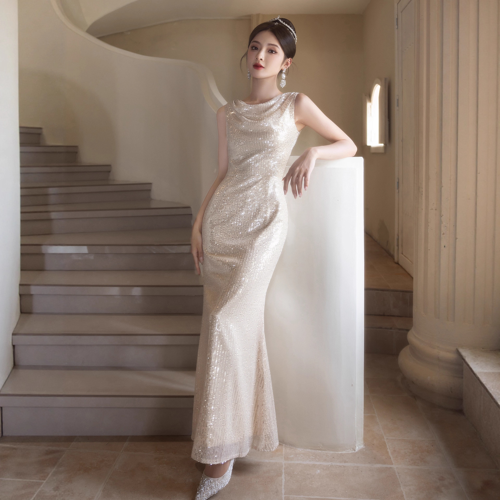 Champagne-Colored Evening Dress for Women, Banquet 2026 New Model, High-End Light Luxury, Sophisticated Feel, Hostess Fishtail Sequin Elegance