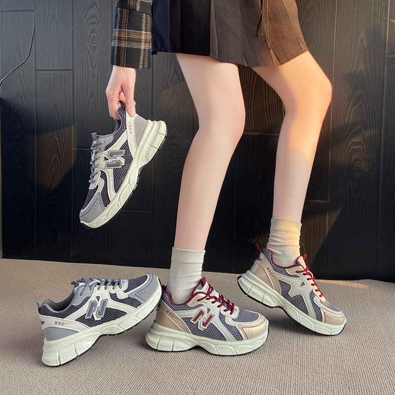 Muffin mesh grueso fondo alto pequeño zapato padre mujer 2025 nuevo invierno retro zapatillas deportivas casuales ligeras