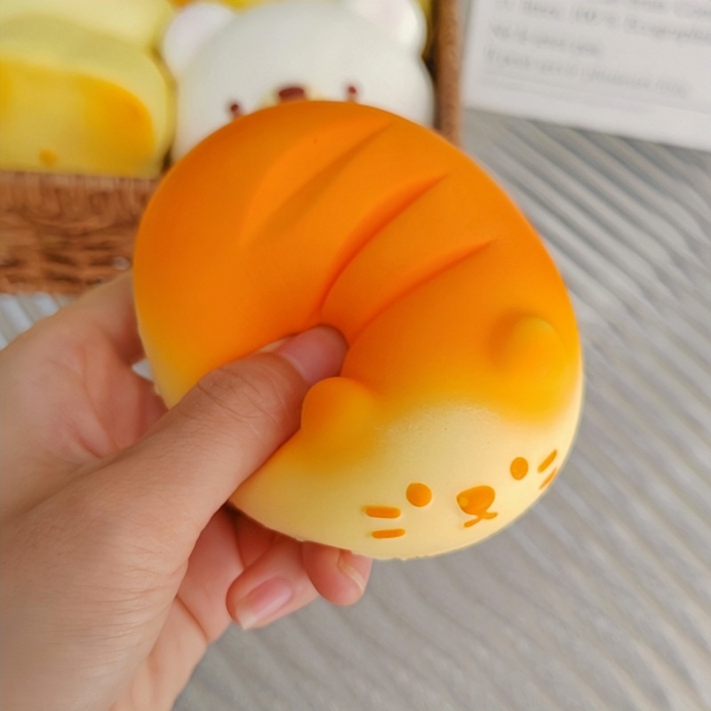 創意ひよこsquishy食は濡れています。|undefined