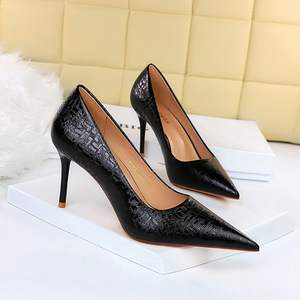 9236-5 European and American high-heeled shoes thin heels shallow mouth pointed metal embossed sexy nightclub slim high-
