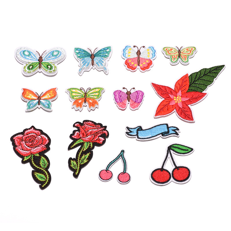 Nuevo personalizado autoadhesivo pegatinas de tela moda Rosa mariposa autoadhesivo bordado parche pegatinas ropa pegatinas