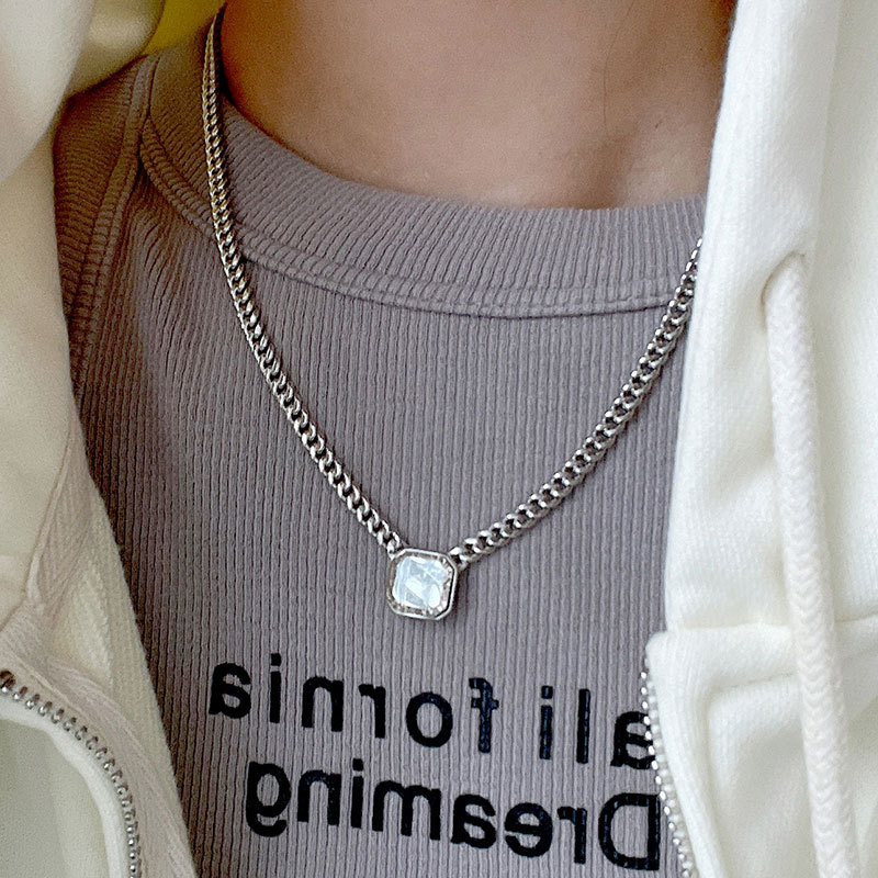 Korean Diamond-encrusted Square Necklace Female Light Luxury Copper Collarbone Chain display picture 3