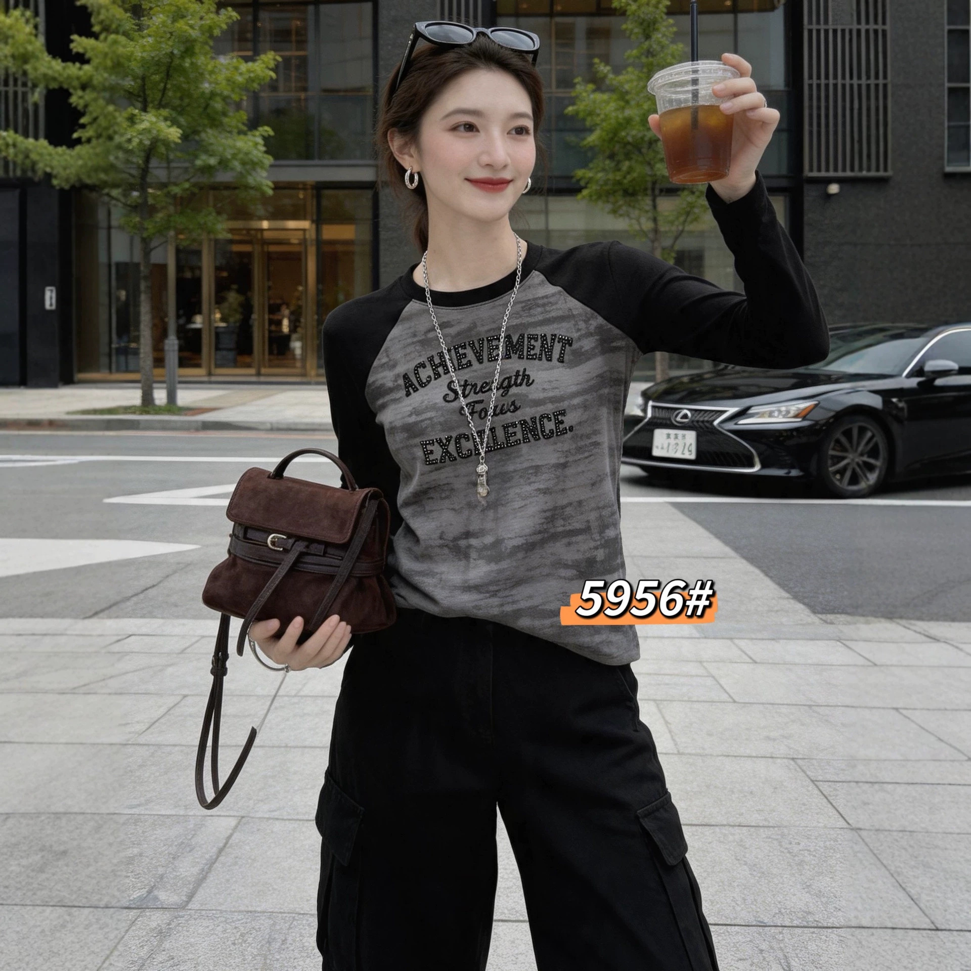 2026秋冬新款拼接袖字母印花烫钻长袖T恤女显瘦打底衫上衣5956