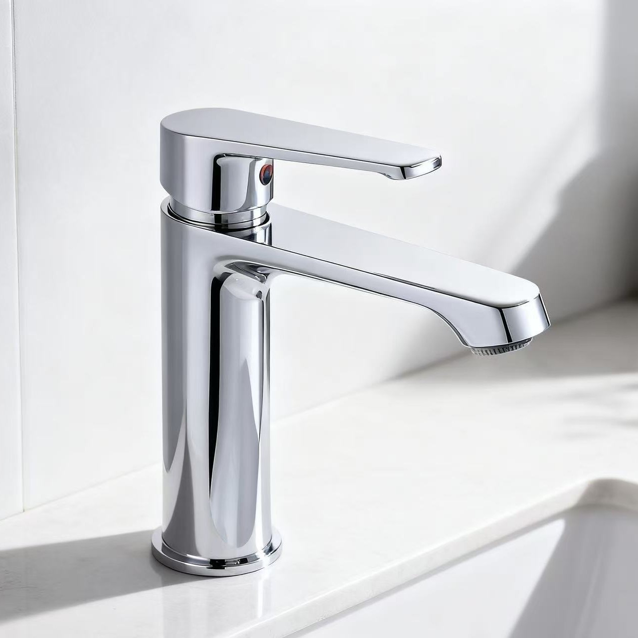 Alloy Model with Eagle Beak Design, Hot and Cold Water Faucet for Washbasin, Bathroom Sink, Countertop Basin, Pull-Out Household Faucet