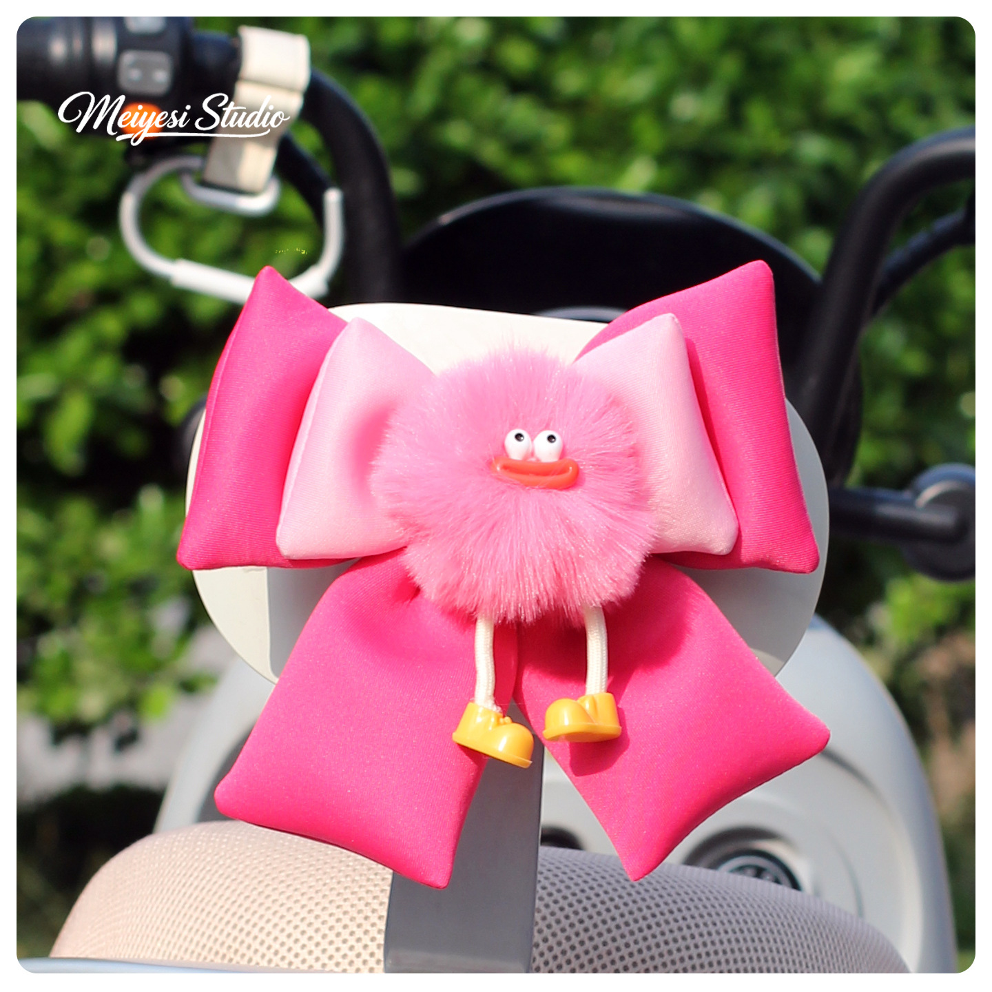 Nuevo coche eléctrico trasero decoración arco lindos pequeños monstruos pegatinas de coche de batería adornamientos lindos