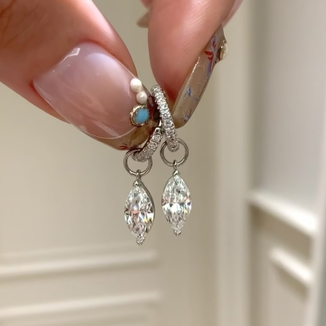 France ~ Middle Ancient Flash Horse Eye Diamond Earrings Women's Light Luxury Niche High-end Delicate Wearable Zircon Earrings