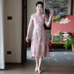 中年のお母さんの新しい中国風のチャイナドレスの長い膝のドレスの披露宴のスカートの女性の服装のスカートの復古の改良のチャイナドレス