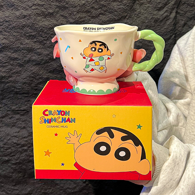 Crayon Shin-chan linda taza de cerámica taza de desayuno de café de pareja taza de agua de alto valor regalo de cumpleaños