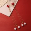 1 pair of frost and snow hair clips
