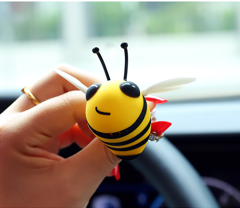 Car Cartoon Perfume Little Bee Fragrance Light Scent Air Vent Perfume Car Air Conditioning Aroma Diffuser Decoration