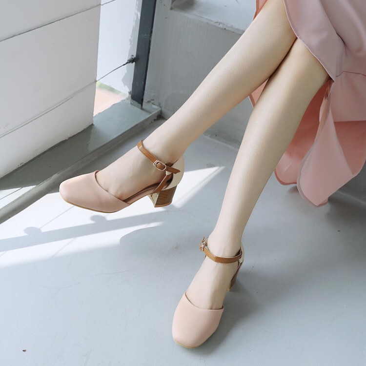 Summer 2024 New Sweet and Comfortable Square Toe Shallow Chic Heel Mid-Heel Sandals Hollow Hollow Toe Size Women's Shoes