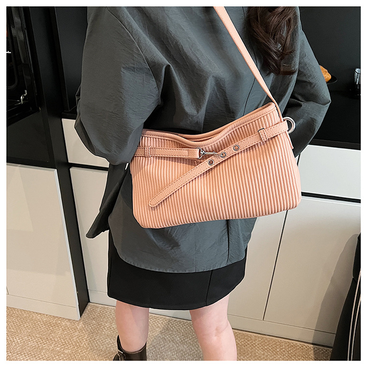 Large-capacity women's summer 2025 new fashion crossbody bag, Korean-style casual single-shoulder armpit commuting bag for work undefined