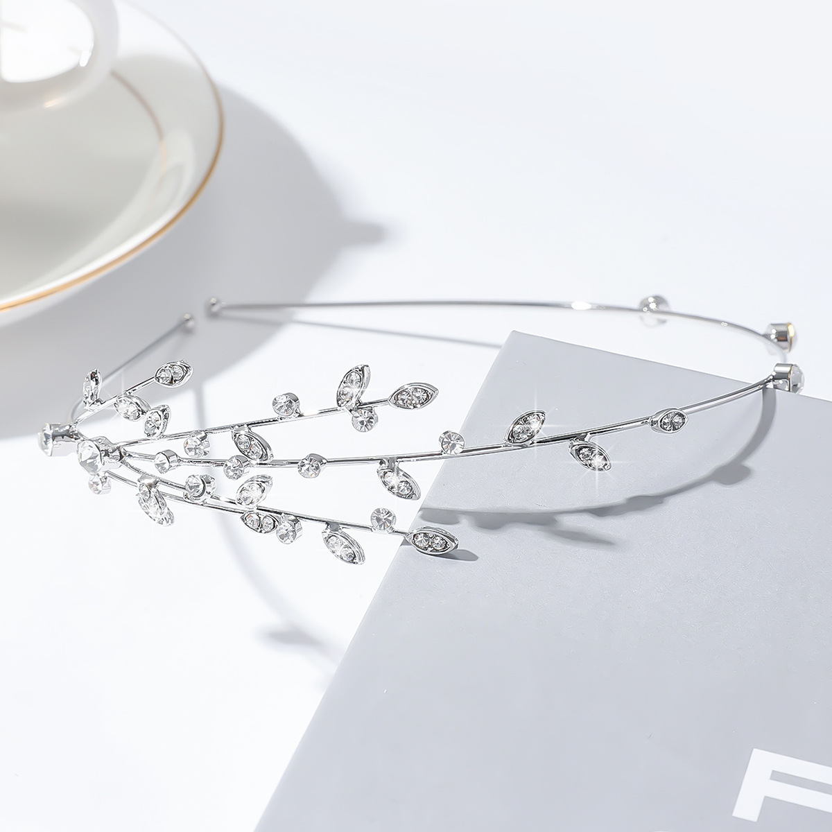 Temperamento de moda con diamantes de ramas de sauce de estrella estrella correa de cabello de mujer correa de ventana de corte retro simple tocado de cabello de mujer