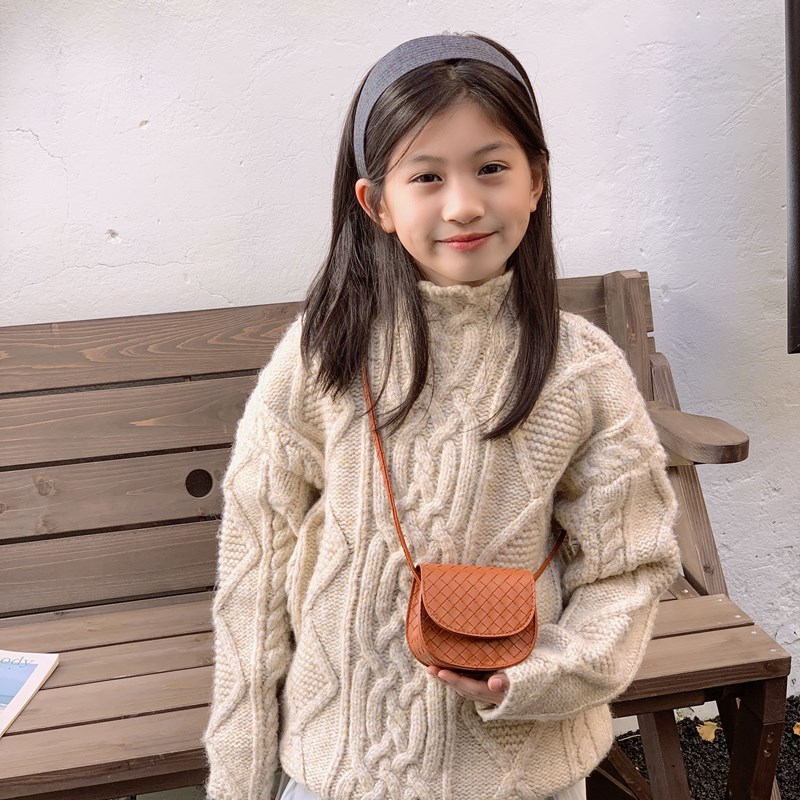 Moda coreana, bolso de hombro para hombres y mujeres, bolso de hombro para niños, bolso de hombro mini para bebés, nuevo tipo de bolso para niños simple de color sólido.