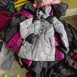 反季清仓服装女装批发秋冬百搭棉衣棉服羽绒服外套便宜杂款尾货