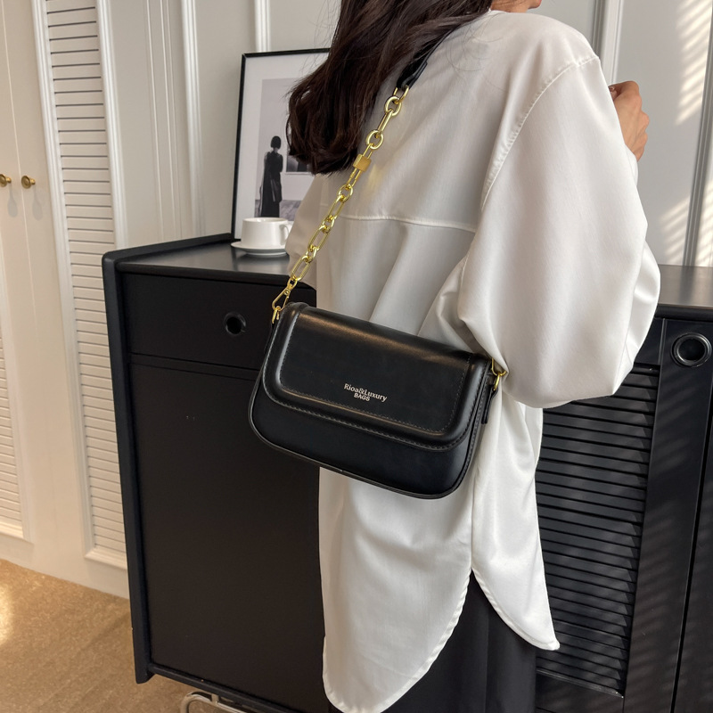 韩版小众高级感腋下包包女2023新款简约时尚小方包链条单肩斜挎包 韩版小众高级感腋下包包女2023新款简约时尚小方包链条单肩斜挎包